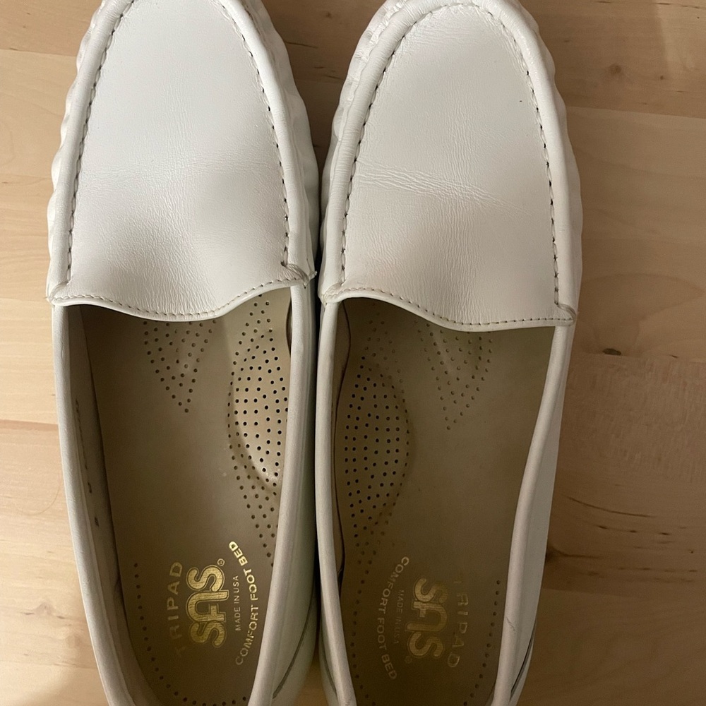 NEW US8 SAS Tripad Comfort Foot Bed White Leather Loafers Slip On Shoes Women